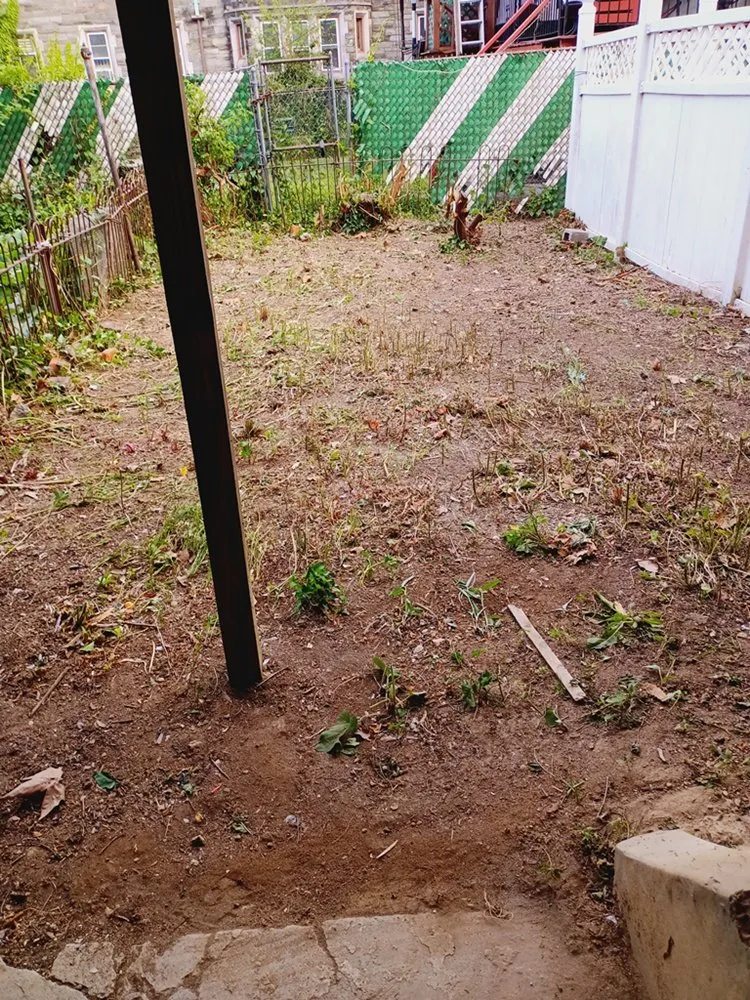 Expert garden landscaping in Philadelphia, PA by Earth, Wind And Leaves Landscaping