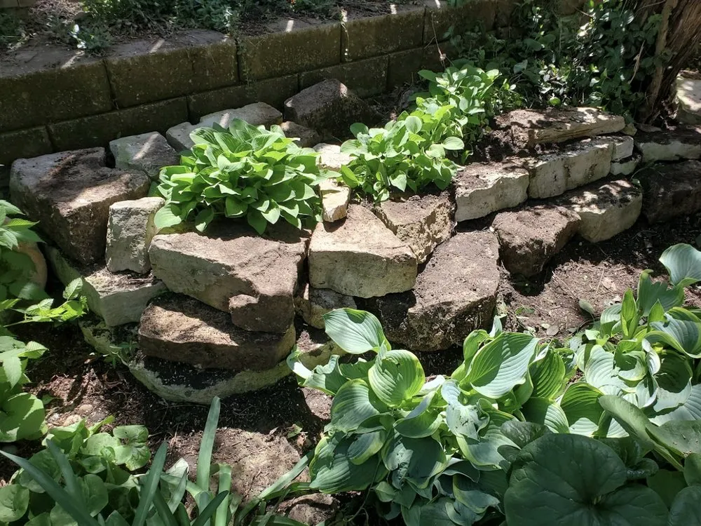 Custom outdoor landscaping in Lincoln, NE by Earth Works