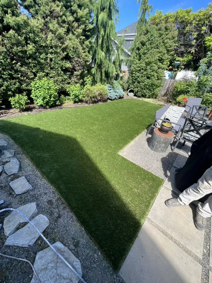 Affordable lawn mowing service experts serving Portland, OR - Earthborn Landscape Services