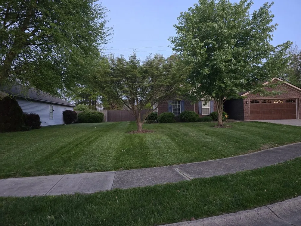 Affordable yard maintenance for beautiful yards in Jeffersonville, IN by Earthcanvas