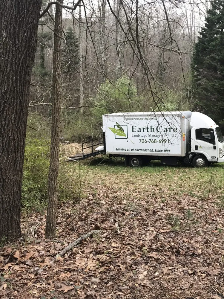 Top-rated garden landscaping in Clarkesville, GA by EarthCare Landscape Management