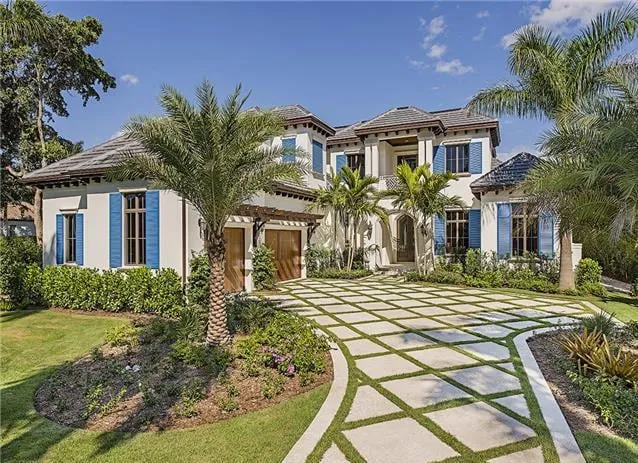 Expert garden landscaping for beautiful yards across Naples, FL - Earthcare Landscape Services