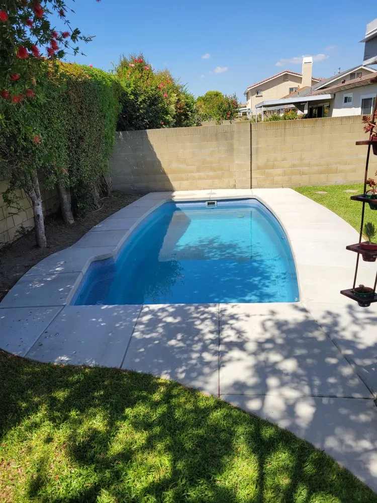 Professional yard maintenance in Moreno Valley, CA by Earthcraft Enterprise