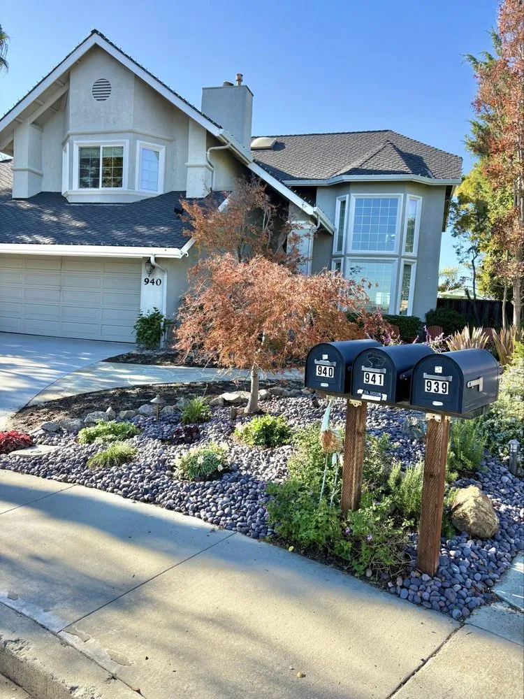 Custom lawn mowing service for beautiful yards in San Jose, CA by EarthEye Landscape