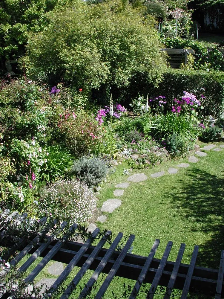 Custom residential landscaping in Oakland, CA by Earthly Sites Earth-Wise Garden Design, Build & Care