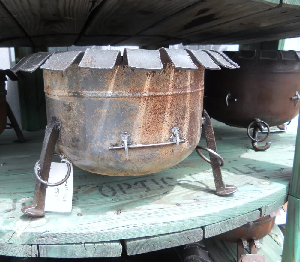 Reliable lawn mowing service in Redmond, OR by Earth's Art