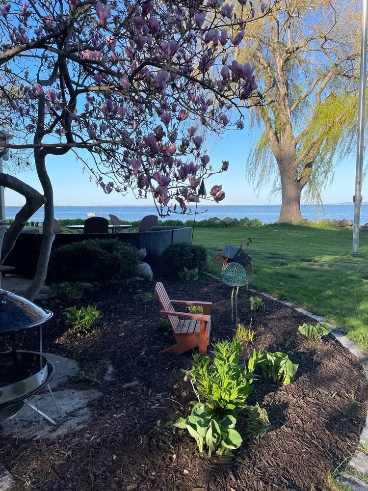 Custom landscape design experts serving Neenah, WI - Earthscape