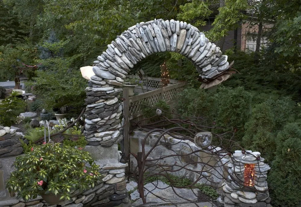 Custom residential landscaping for outdoor upgrades in Minneapolis, MN by Earthscape Stoneworks