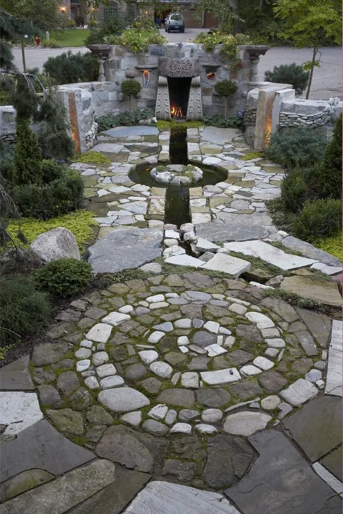 Trusted yard maintenance for beautiful yards in Minneapolis, MN by Earthscape Stoneworks