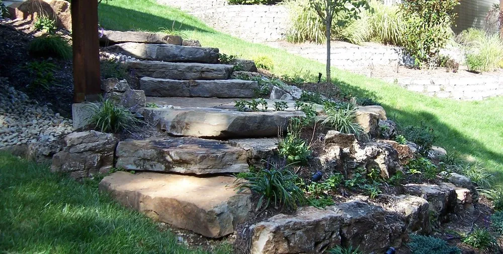 Expert garden landscaping experts serving St. Louis, MO - Earthscapes & Construction