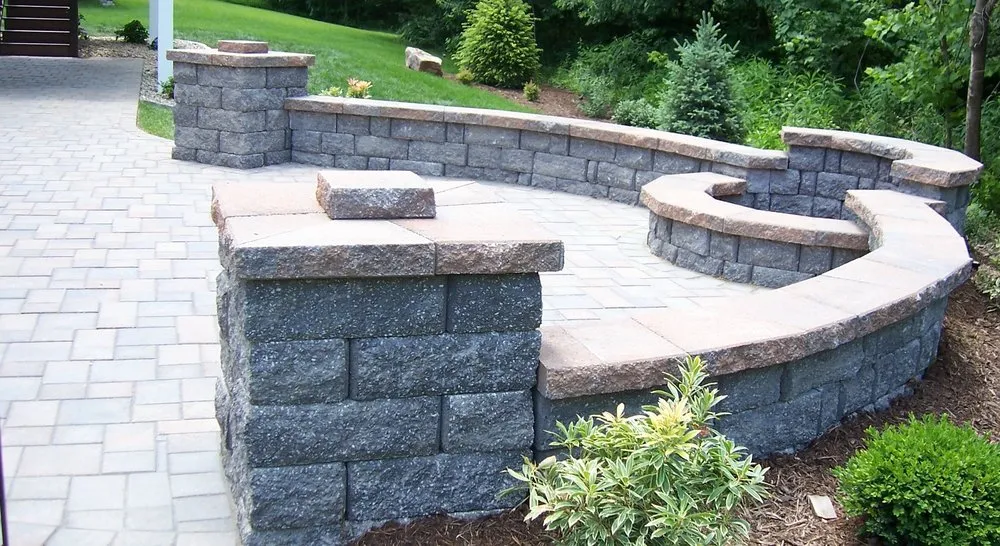 Trusted landscape installation experts serving St. Louis, MO - Earthscapes & Construction