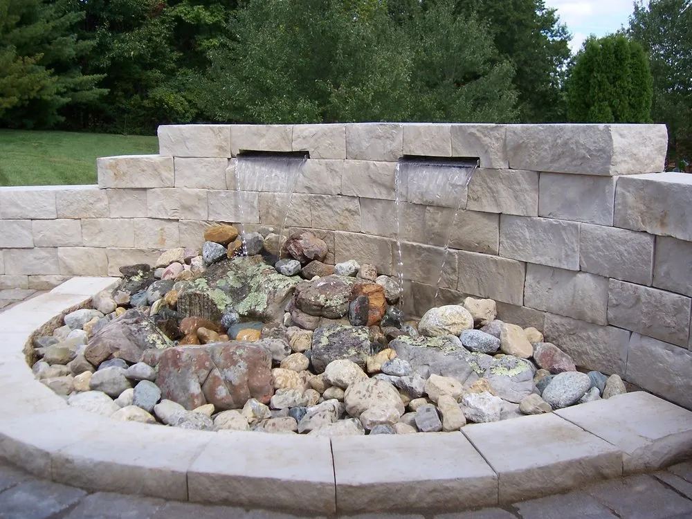 Custom landscape installation experts serving St. Louis, MO - Earthscapes & Construction