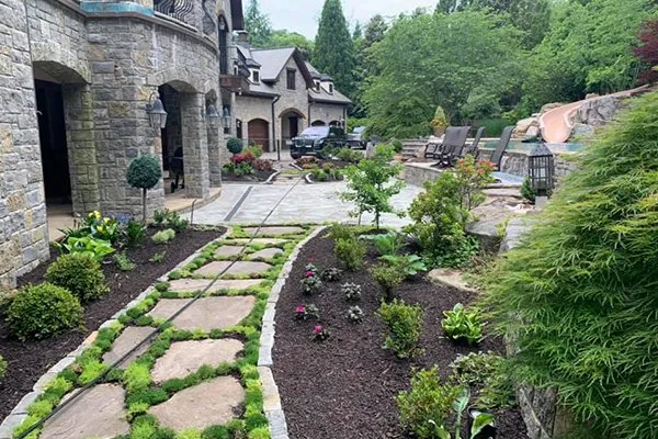 Affordable yard maintenance near you in Bell Buckle, TN by Earthscapes