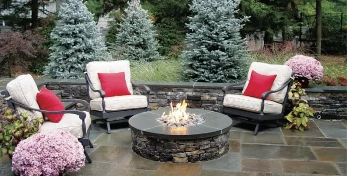 Top-rated lawn mowing service in New Canaan, CT by Earthscapes Landscape Management & Development