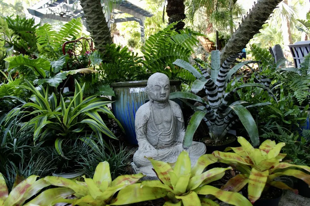 Trusted garden landscaping in Palm Harbor, FL by Earthscapes Landscaping