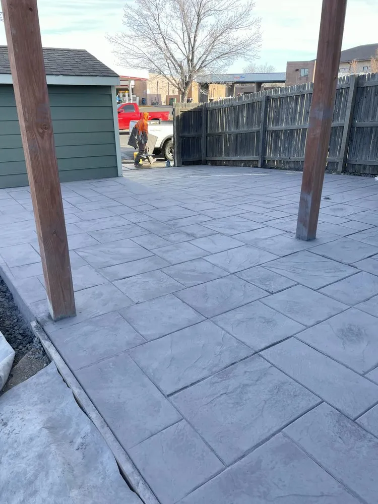 Top-rated lawn mowing service in Fort Lupton, CO by Earthscapes LLP