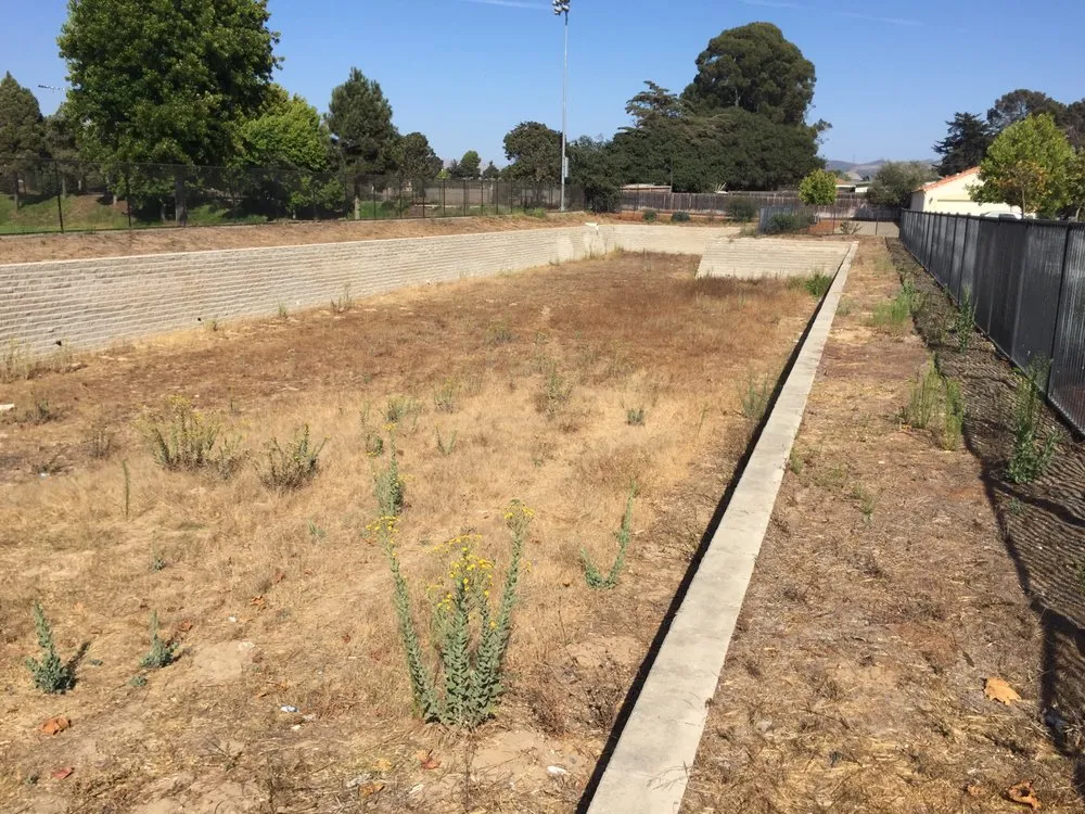 Local lawn mowing service in Los Osos, CA by Earthscapes