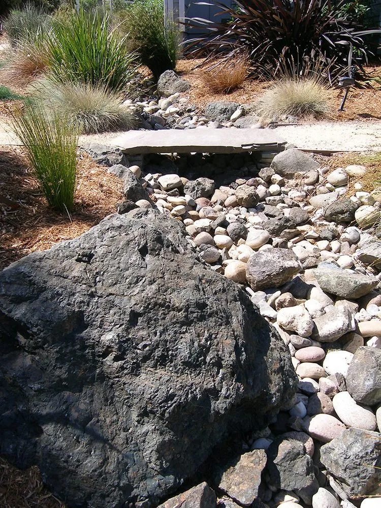 Trusted lawn mowing service for year-round maintenance across Los Osos, CA - Earthscapes