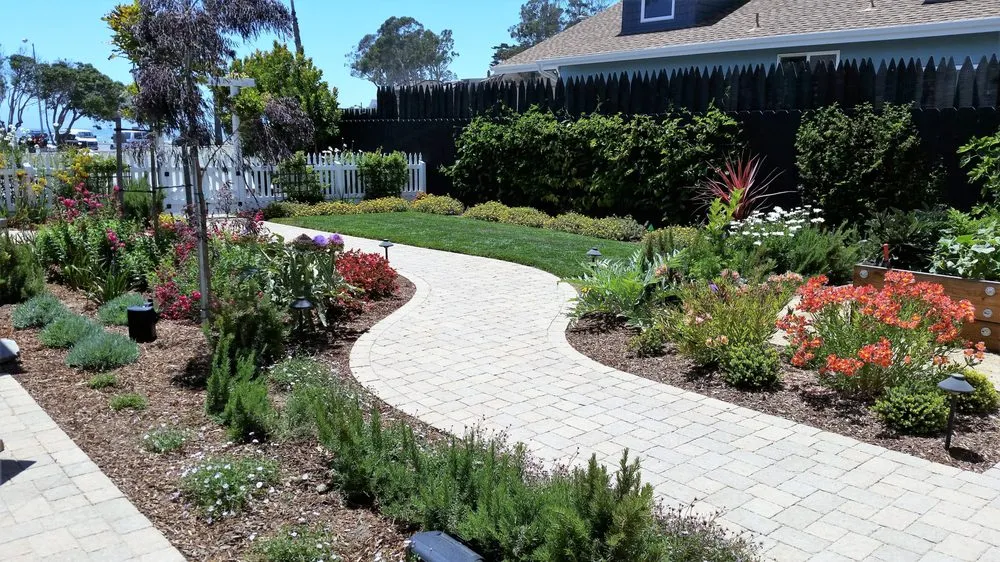 Professional landscape design in Los Osos, CA by Earthscapes