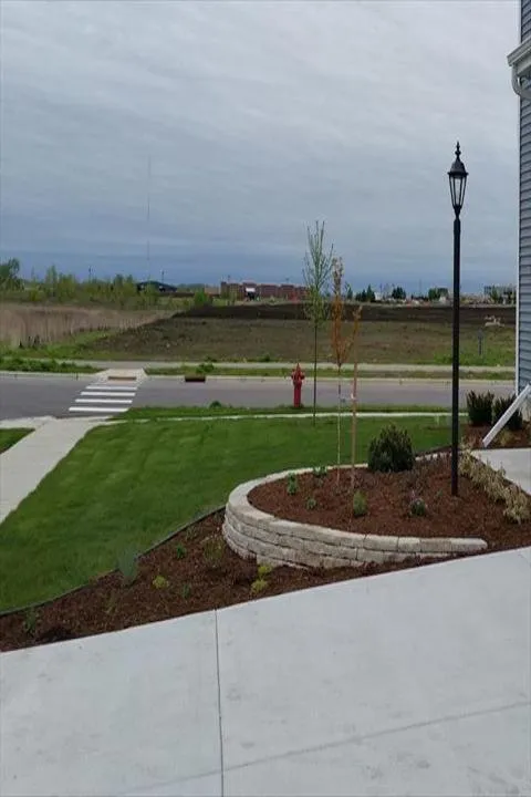 Top-rated lawn mowing service in Marshall, WI - Earthscapes