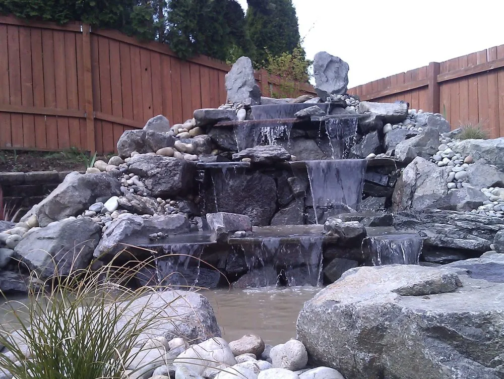 Local garden landscaping for beautiful yards in Woodinville, WA by Earthscapes