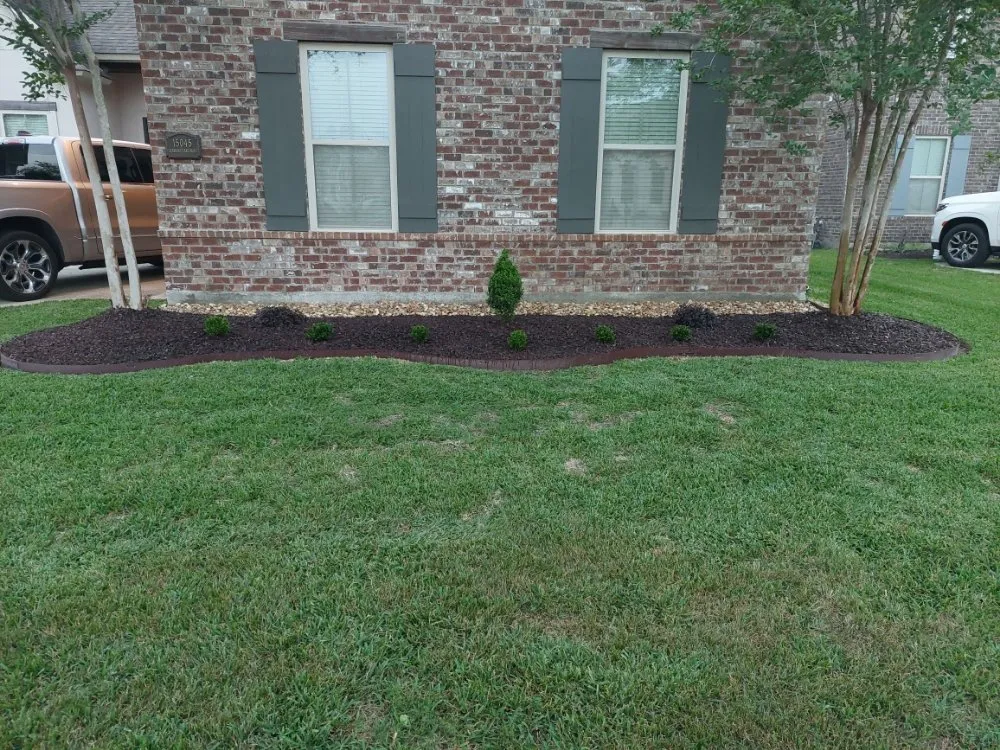 Reliable yard maintenance experts serving Prairieville, LA - EarthScapings Landscaping & Outdoor Living