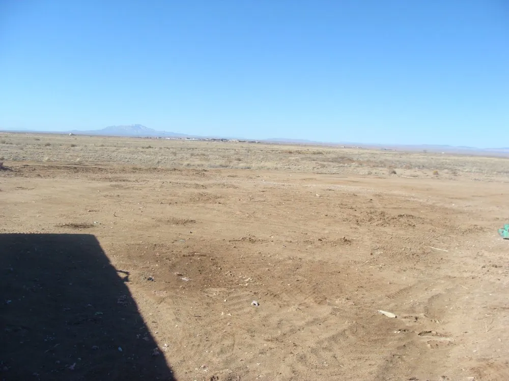 Custom lawn mowing service experts serving Albuquerque, NM - EarthTech