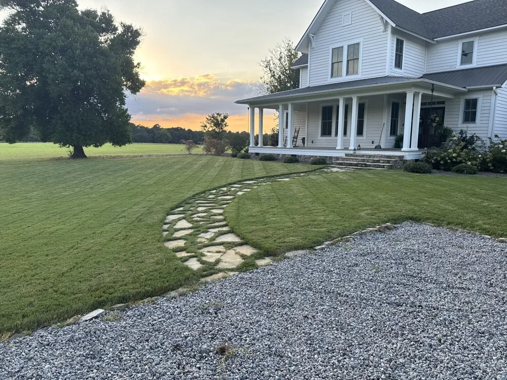 Reliable yard maintenance in Pinehurst, NC by Earthtone Creations
