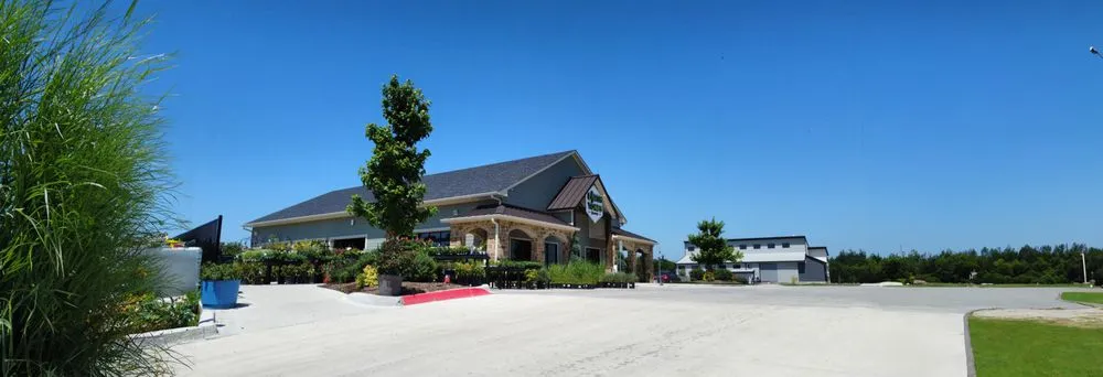 Custom yard maintenance in Midlothian, TX - Earthtones Greenery