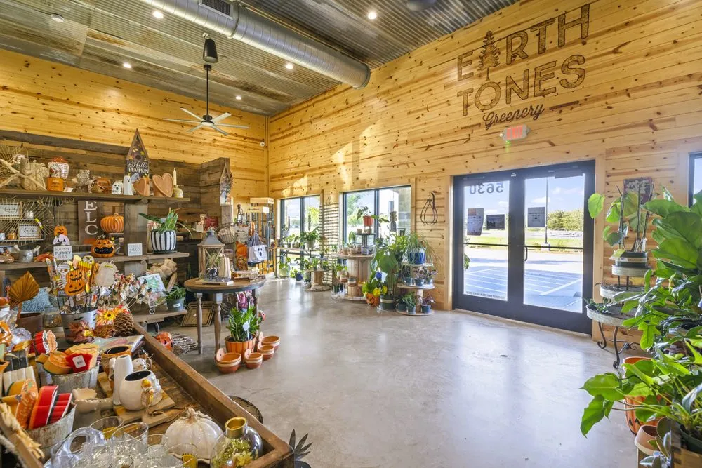 Custom outdoor landscaping experts serving Midlothian, TX - Earthtones Greenery