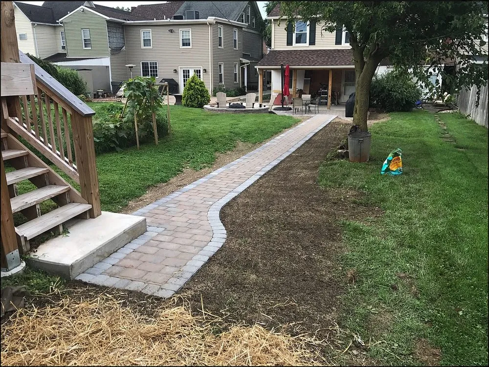 Custom residential landscaping in Walnutport, PA - Earthtones Outdoors