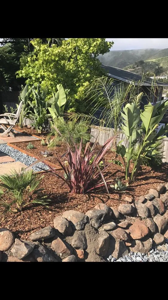 Custom garden landscaping experts serving Pacifica, CA - Earthtones