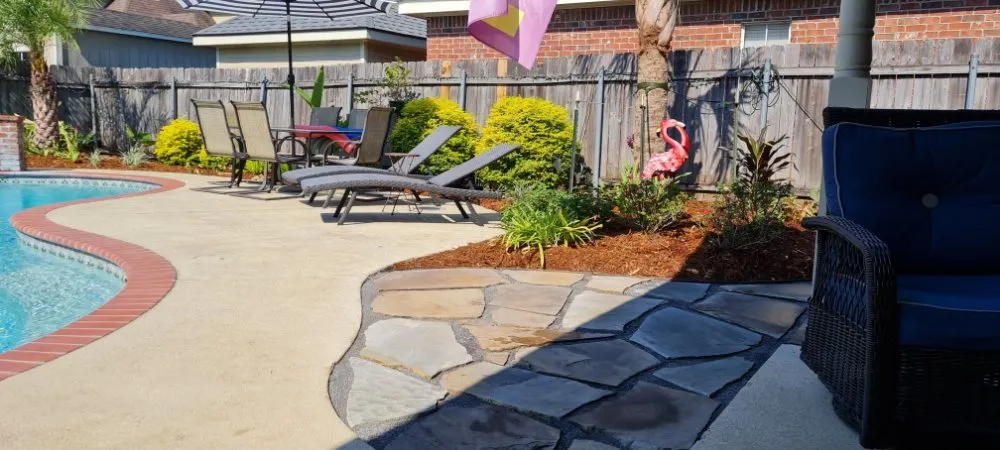 Top-rated garden landscaping in Lafayette, LA by Earthware Landscape and Design