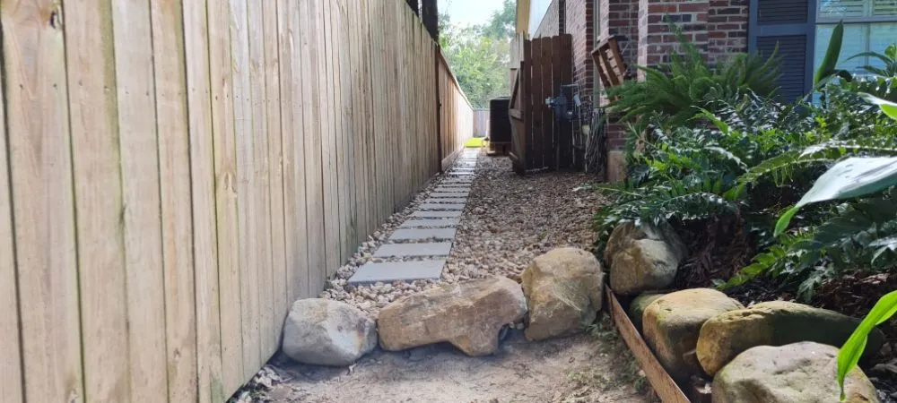 Custom garden landscaping for homes in Lafayette, LA by Earthware Landscape and Design