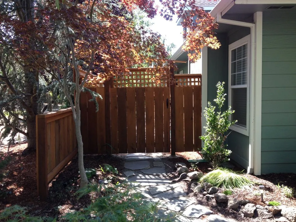 Professional lawn care service experts serving Makawao, HI - Earthwise Landscape Contracting & Maintenance