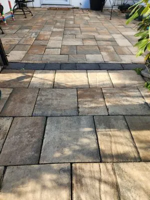 Earthwise Landscaping Logo