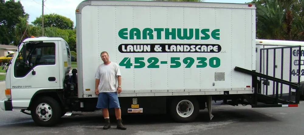Trusted yard maintenance in St. Petersburg, FL - Earthwise Lawn and Landscape