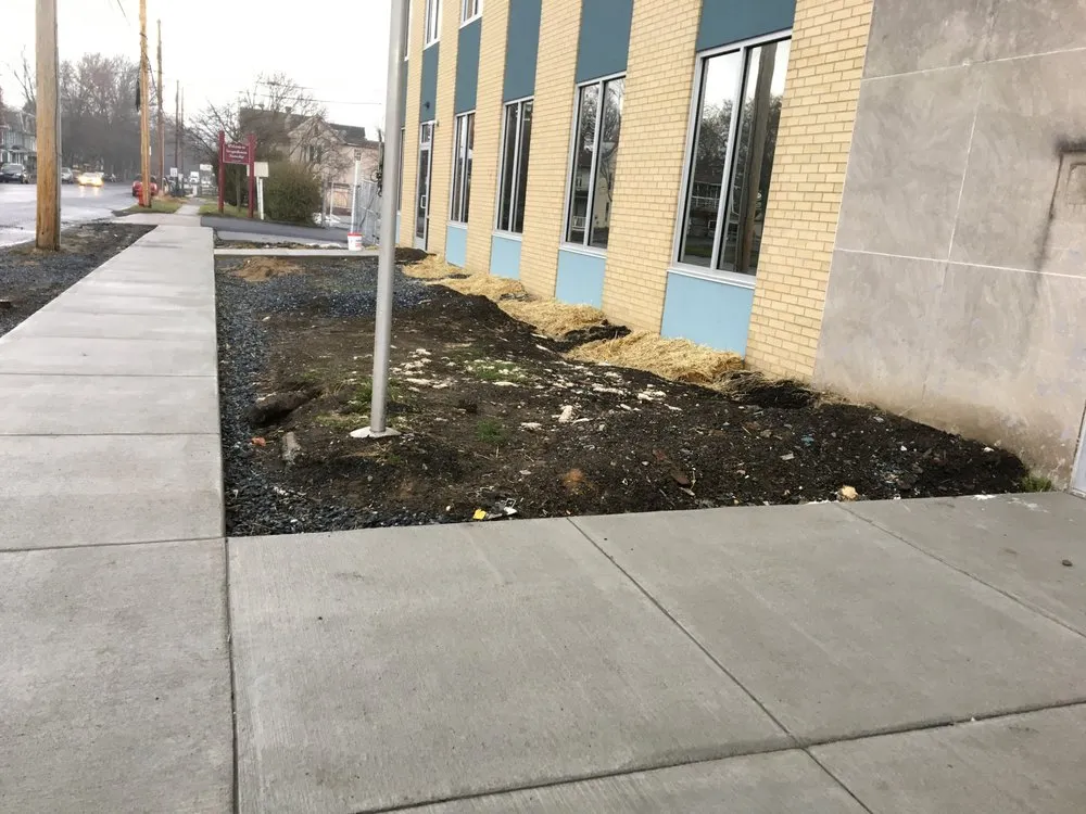 Custom outdoor landscaping experts serving Grantville, PA - Earthworkers Landscaping
