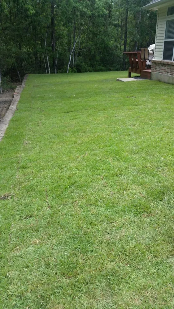 Affordable outdoor landscaping for homes in Pass Christian, MS by Earthworks Design, Inc