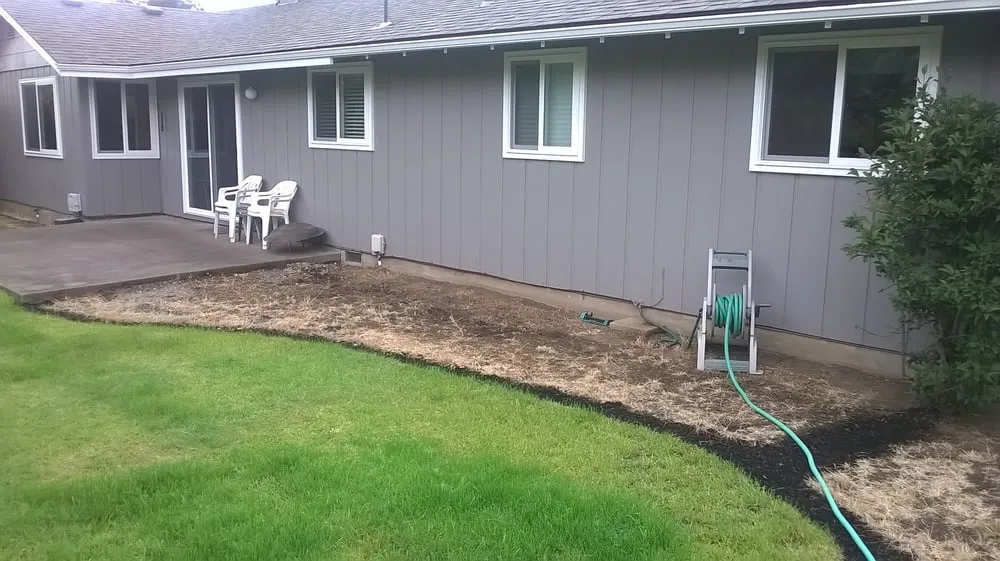 Professional yard cleanup service experts serving Eugene, OR - Earthworks Landscape and Design