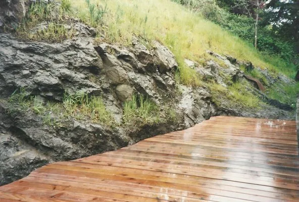 Earthworks Landscape and Design Logo