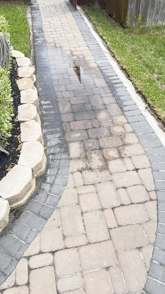 Expert garden landscaping in Houston, TX - Earthworks Landscape and Maintenance