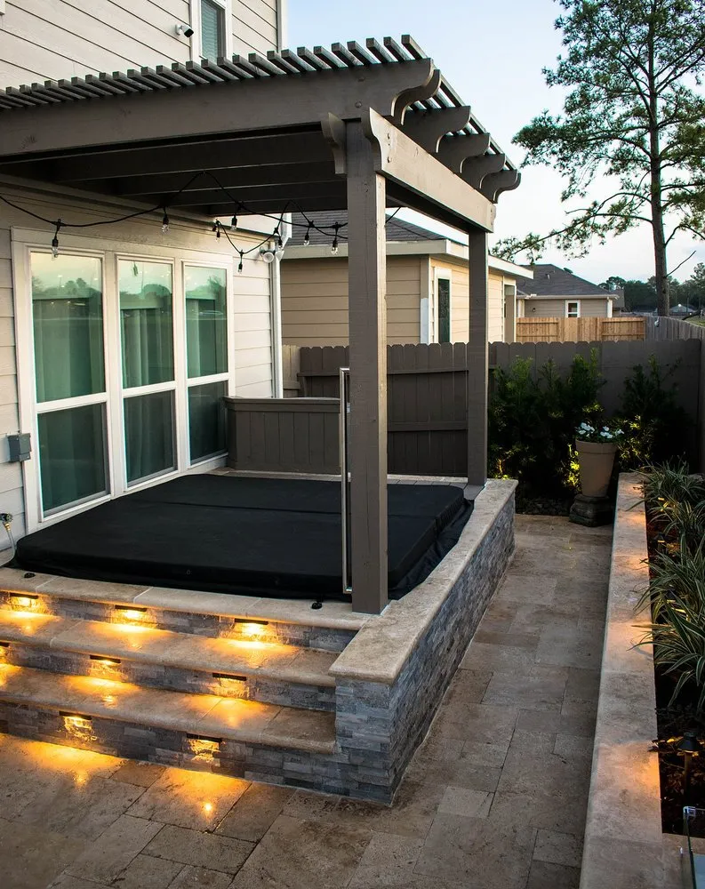 Reliable landscaping services for year-round maintenance in Houston, TX by Earthworks Landscape and Maintenance