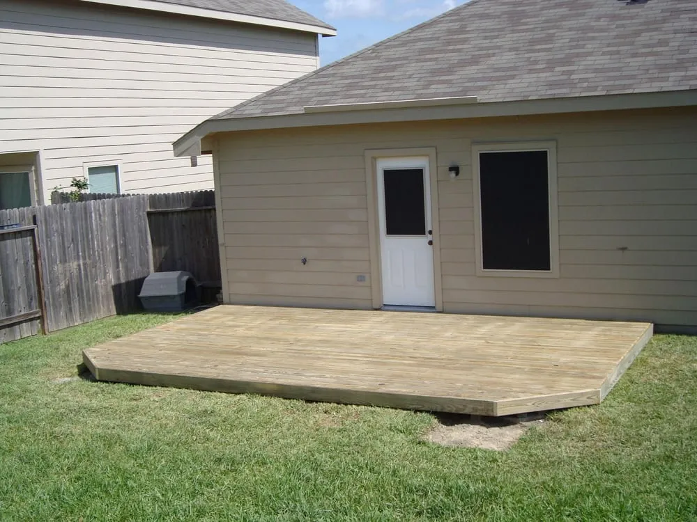 Custom garden landscaping for homes in Houston, TX by Earthworks Landscape and Maintenance