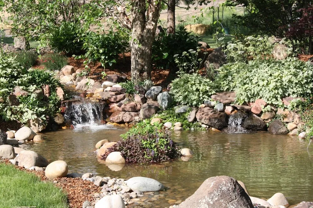 Custom residential landscaping experts serving Houston, TX - Earthworks Landscape and Maintenance