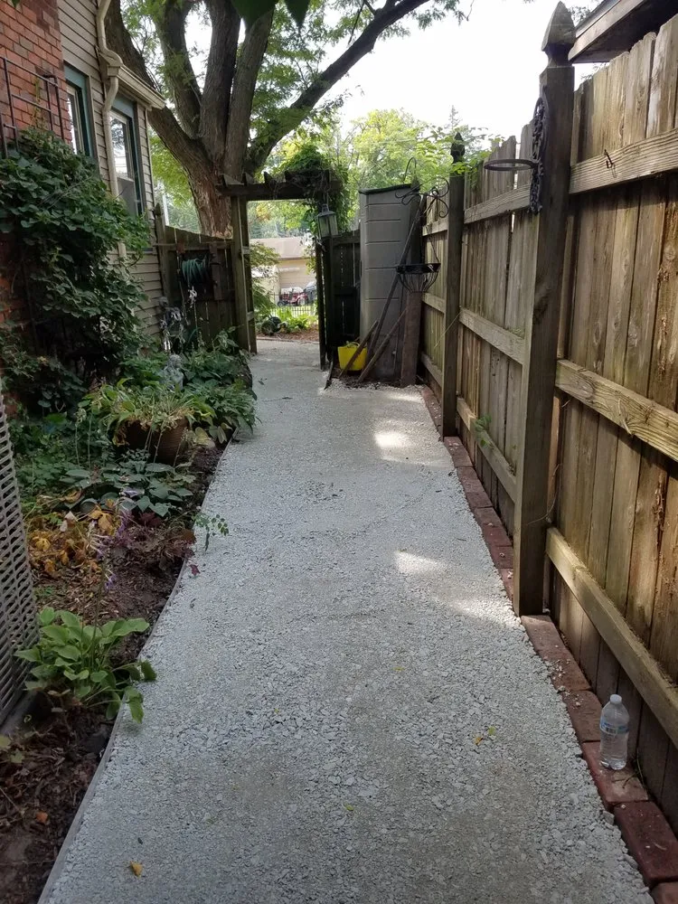 Top-rated lawn care service in East Moline, IL by EarthWorks Landscape Design