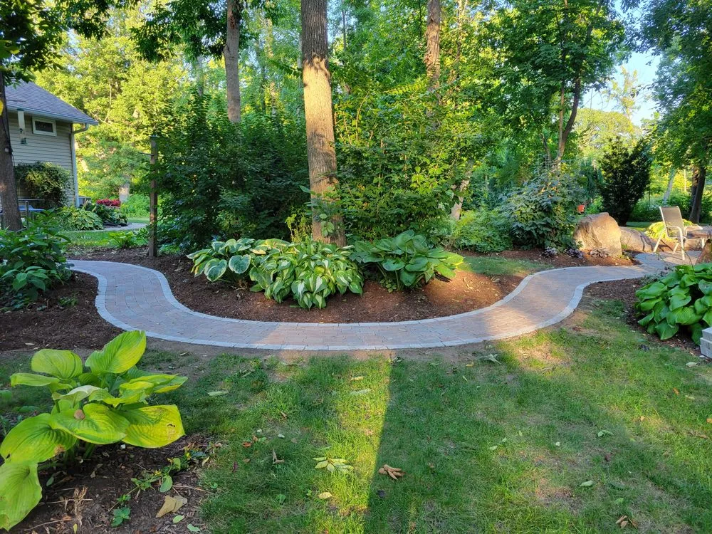 Top-rated yard maintenance experts serving East Moline, IL - EarthWorks Landscape Design