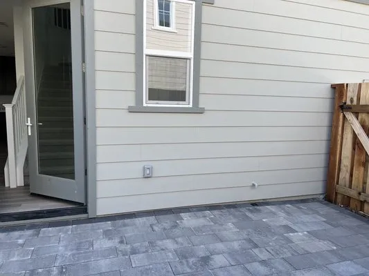 Earthworks Landscape, Inc. Logo