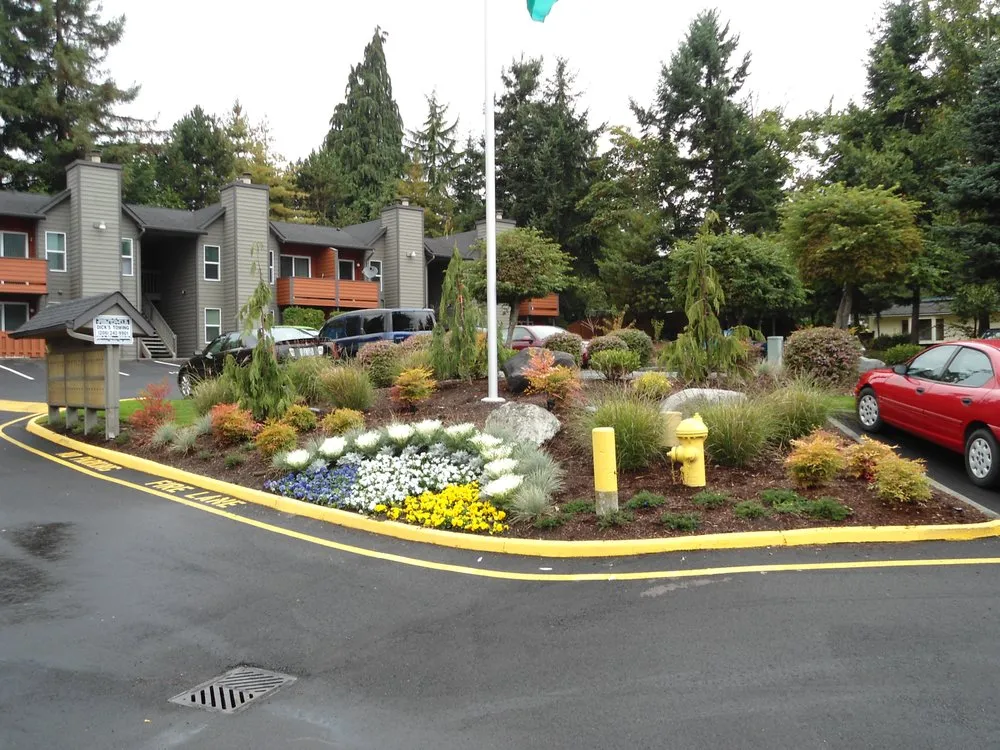 Top-rated yard maintenance for residential properties in Mukilteo, WA by Earthworks Landscape Services