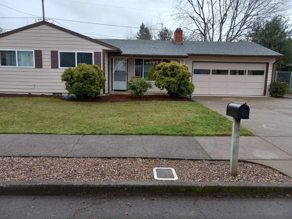 Expert yard cleanup service for beautiful yards across Gresham, OR - Earthworks Landscaping